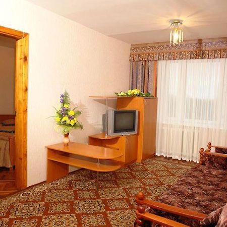 צ'רניהיב Profssoyuzny Hotel חדר תמונה